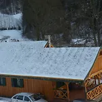 Pod Zielonym Dachem Дом отдыха *