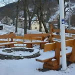 Pod Zielonym Dachem Каменна-Гура